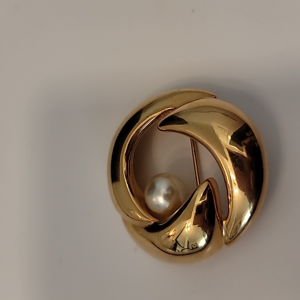Vintage Elegant Goldtone Napier Brooch Pin